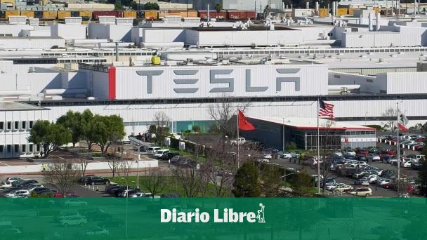 Wall Street suffers impact from Tesla delivery reduction