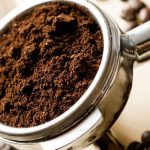 What to do with COFFEE GROUNDS? Repellents, pan cleaner and more surprising USES