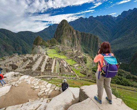 Which country sent the most tourists to Peru in 2024?