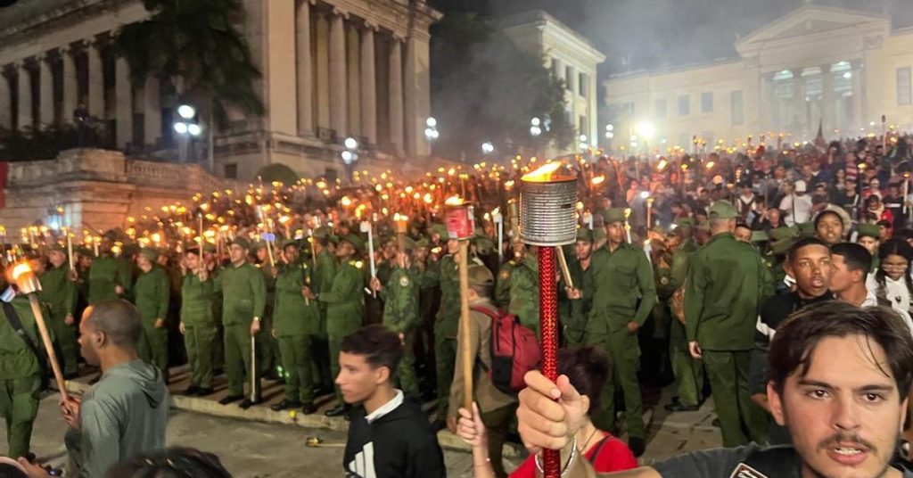 "Martí spoke little, the march of the torches was about Trump"