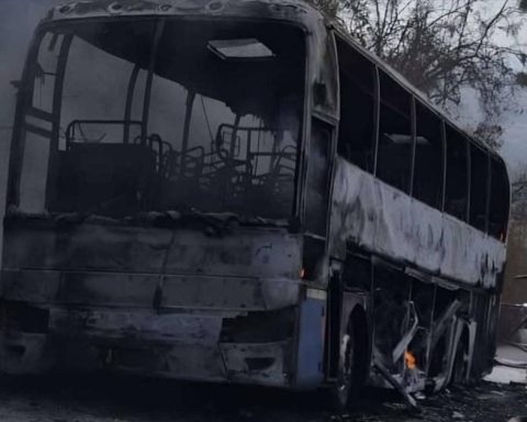 A bus with Czech tourists caught in collants caps