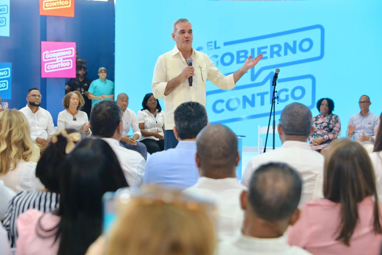 Abinader lanza en SDN programa «El Gobierno Contigo», recorrió varias obras