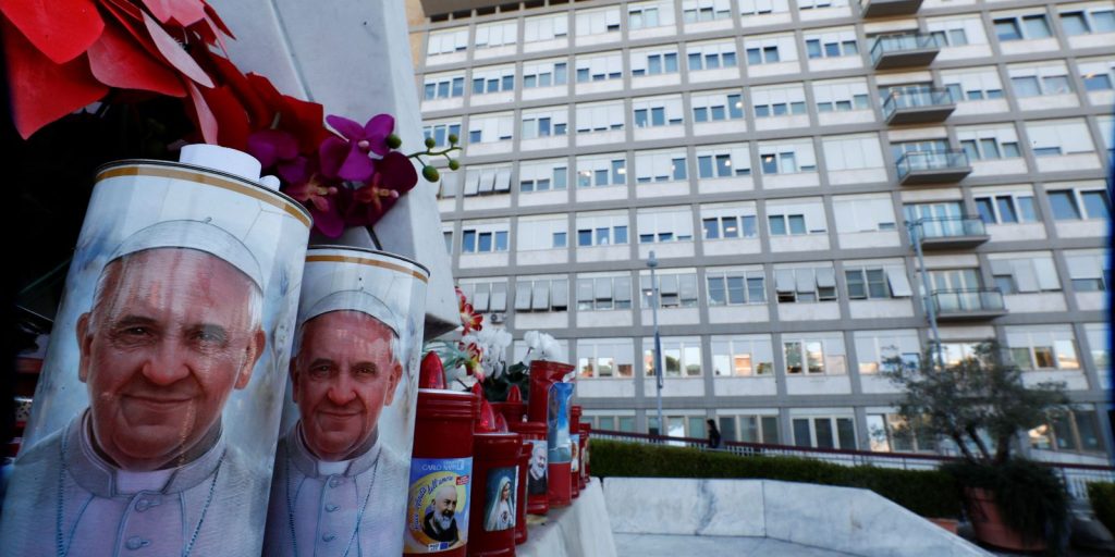 After respiratory crisis, Papa Francisco receives blood transfusion