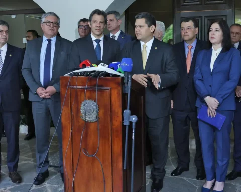 Alongside ministers, Alcolumbre promises collaboration with the government