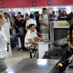 Armas, aeropuerto, aduana