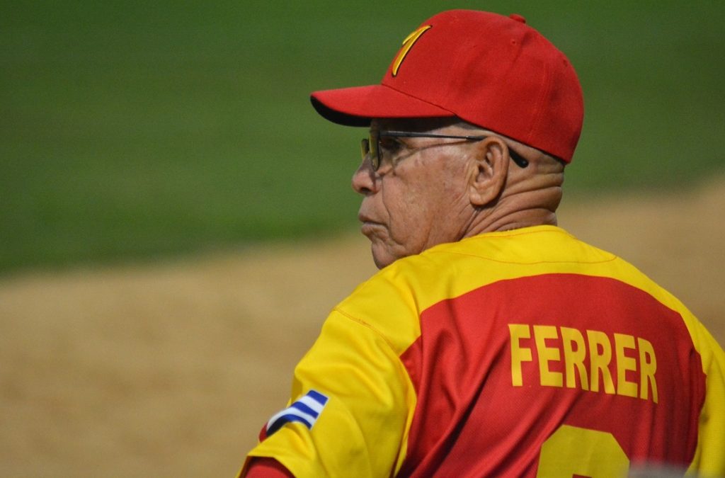 Baseball hobby for the health of Manager Armando Ferrer