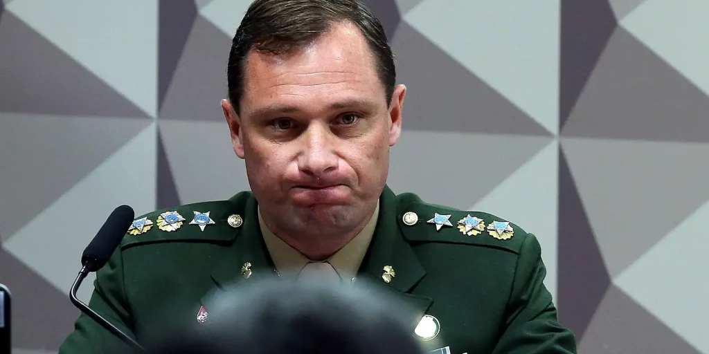 Bolsonaro ordered to enter false vaccine data into a system