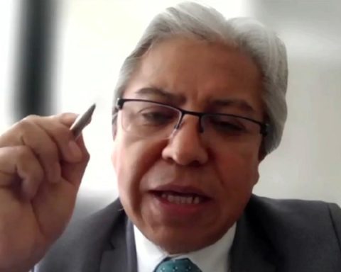 Carlos Estrada: "Law 32210 formalizes the presence of dentist surgeons in emergencies"