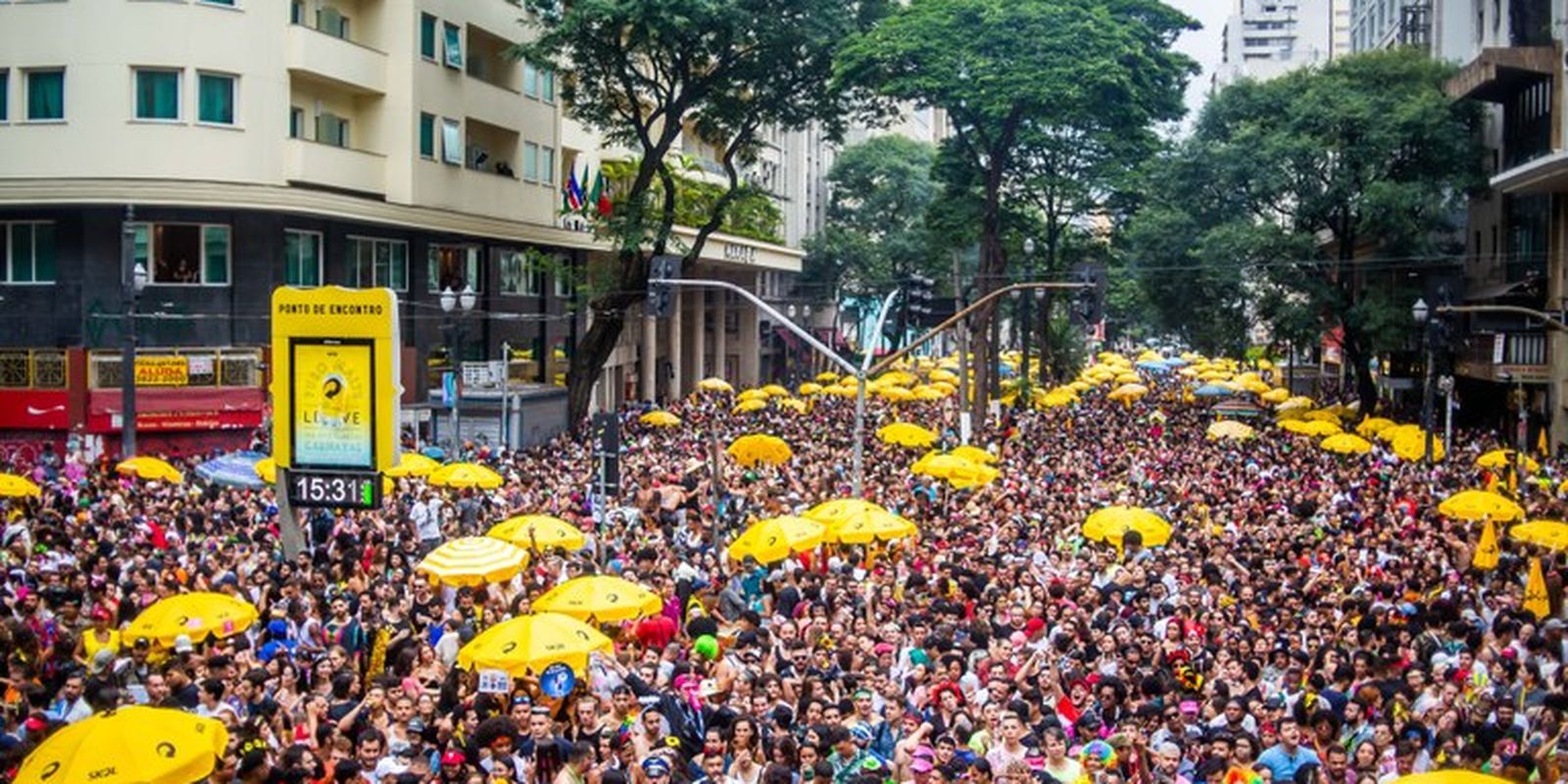 Carnival of São Paulo will have parades today in the sambadrome