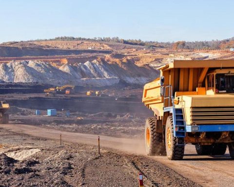 Companies in the mining sector invested S/400 million in works by taxes in 2024