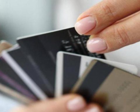 Credit in Colombia completed 21 months of falls in December 2024