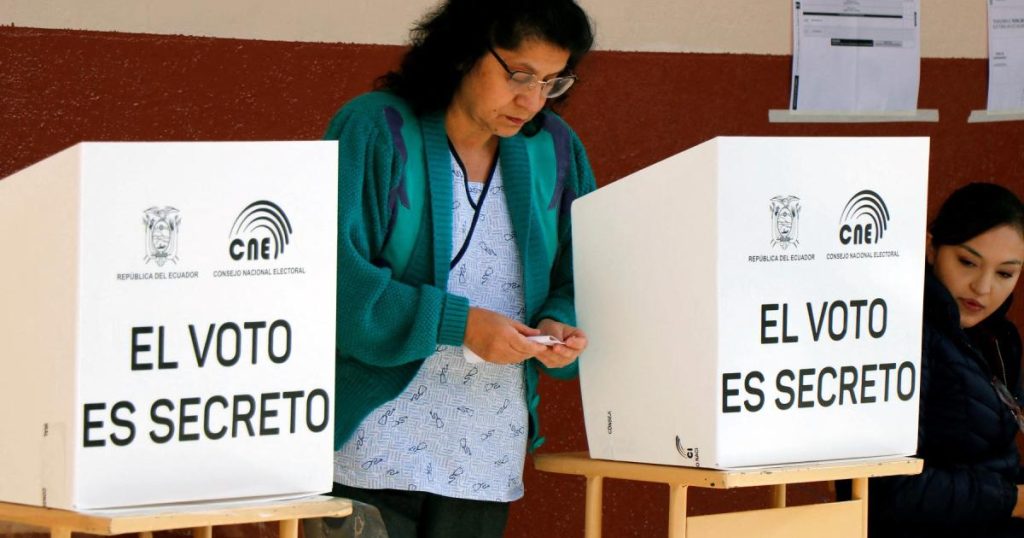 Ecuador will have second electoral round between President Noboa and Correísta González