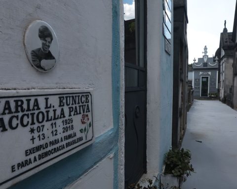 Eunice Paiva's tomb becomes a tourist spot after I'm still here