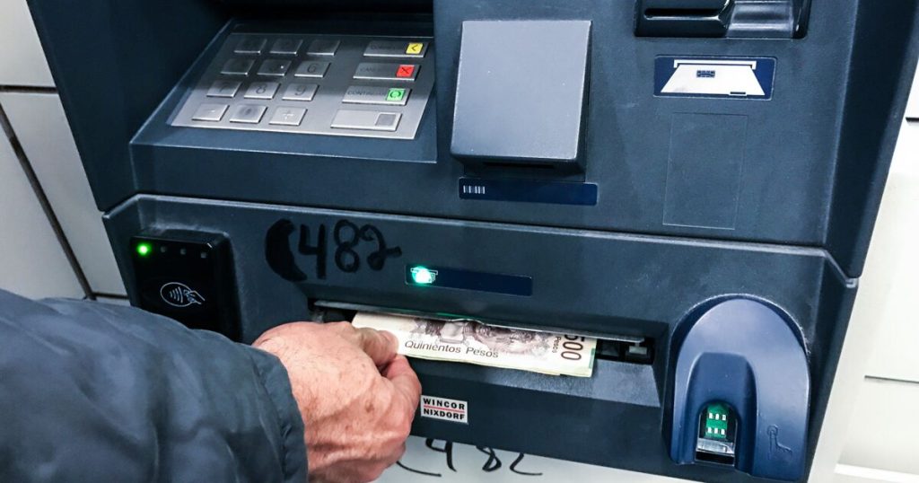 Financial sector, under the magnifying glass by cartels; Banxico discards changes in laws