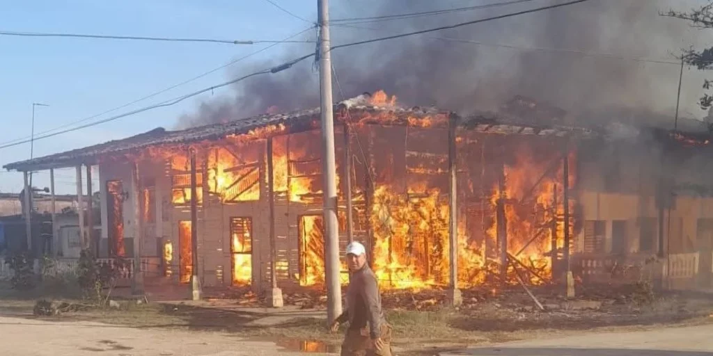 Incendio en Placetas, este lunes