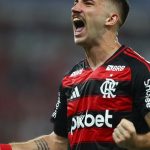 Flamengo defeat Botafogo and assumes carioca leadership