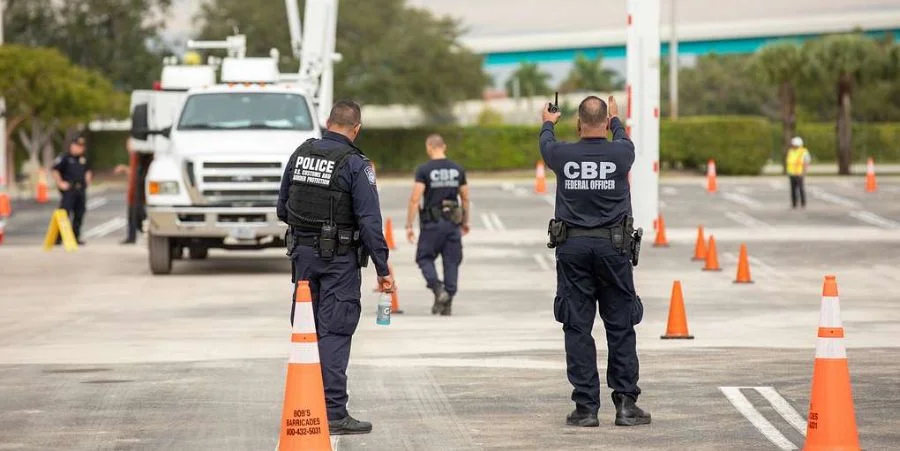 Agentes de Policía y CBP de Florida