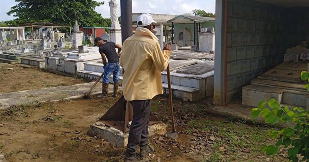 For lack of personnel, funeral home resort to prisoners for various tasks