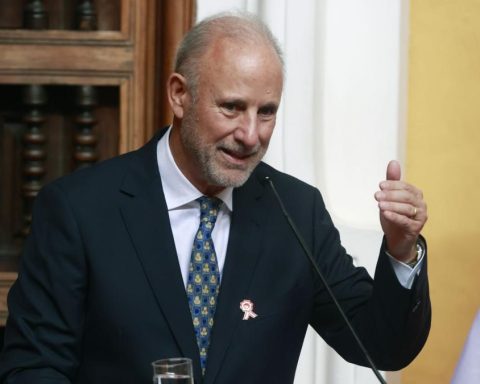 Former gonzález -laechea