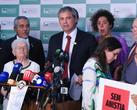 Government allies advocate due process of law to scammers