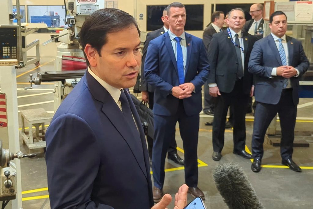 Government intervenes the USAID and puts Marco Rubio