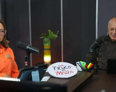 HAIR: In the battle of the bridges there was popular, military, police fusion