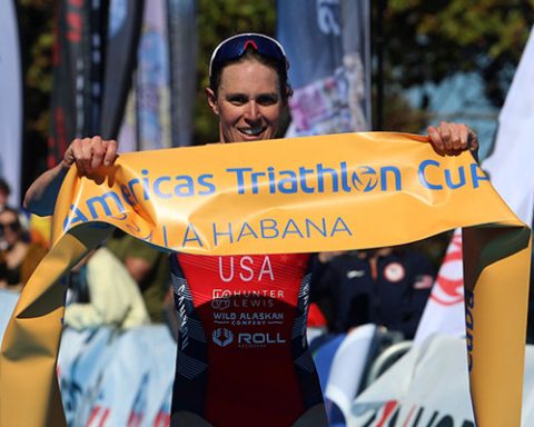 La imagen de Gwen Jorgensen al ganar el Triatlón Habana en 2024 es la imagen de cartel de la edición de 2025 de la cita. Foto: Roberto Morejón/ JIT.