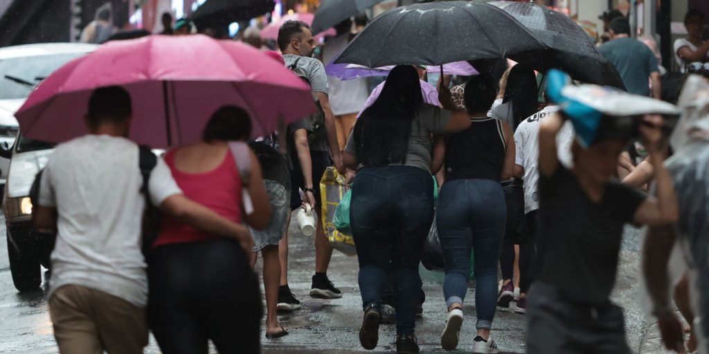 Heavy rainfall again hit São Paulo in the midst of the heat wave