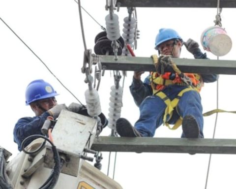 Huancayo: Electrocenter Announcement of Energy in El Tambo