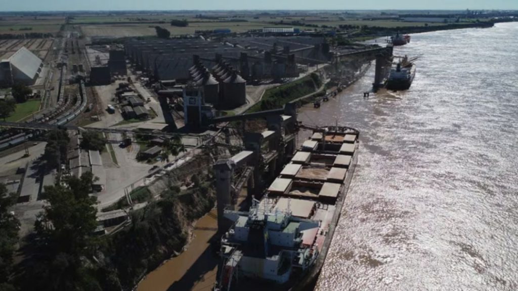 Hydrovia: The Government requested that the only bidding company be investigated