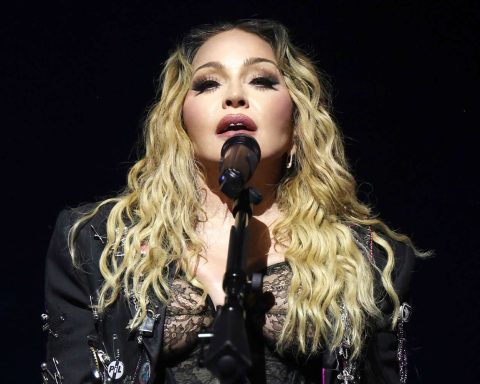 "If this is a joke, do not river," says Madonna about Trump's photo like a king