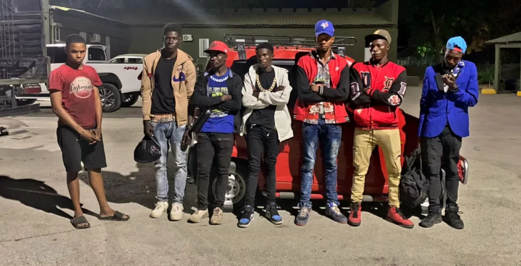 In Dajabón they stop 16 undocumented Haitian immigrants in a Hyundai Sonata