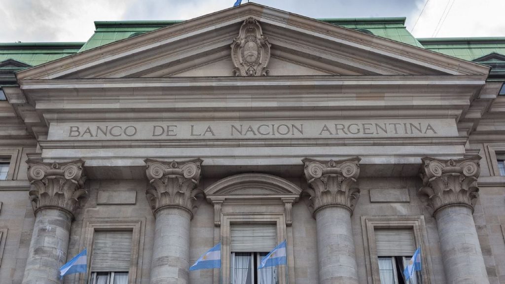 In the middle of the controversy, Javier Milei transformed the National Bank into a corporation