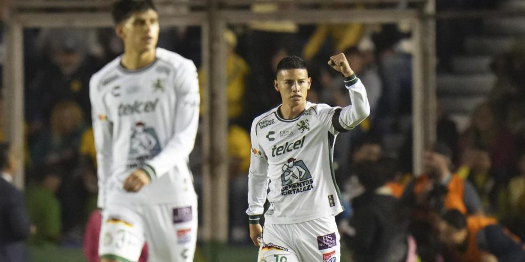 James keeps the lion as leader of Mexico