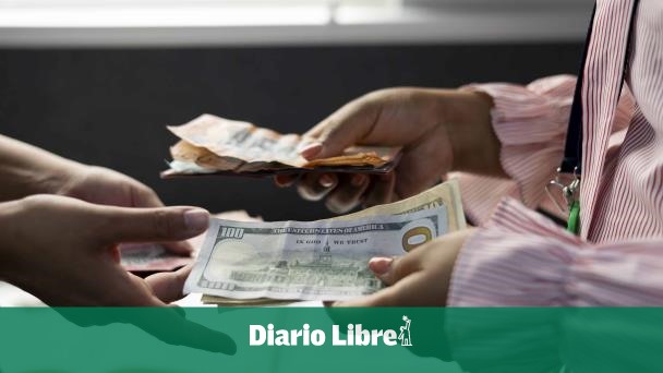 Limited the sale of dollars to the public