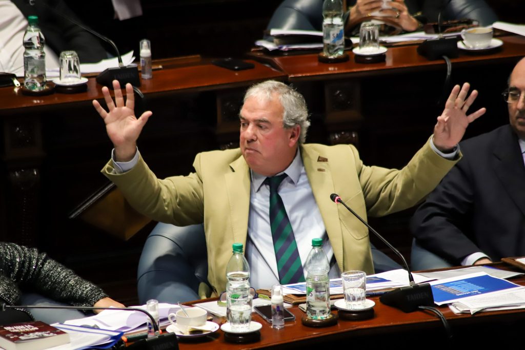 Luis Alberto Heber will propose law to automatically deport foreigners who commit crimes in Uruguay