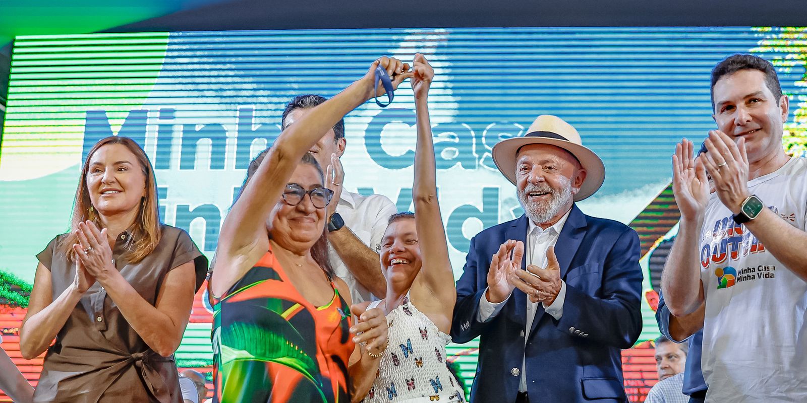 Lula delivers residential set with over a thousand houses in Belém