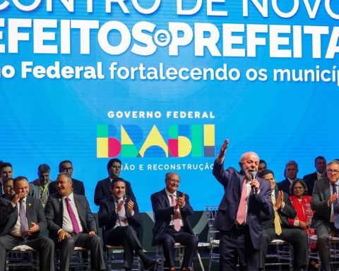 Lula says municipalities are foundation for the union to work