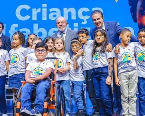 Lula says that Brazil can literate 80% of children by 2030