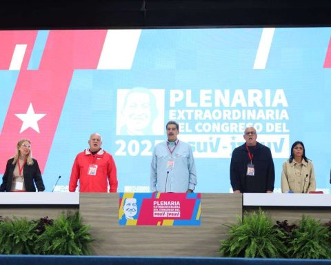 Maduro: Psuv is the decisive force of this historical time