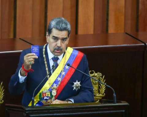 Maduro instructs establishing a disciplinary and justice regime in prisons