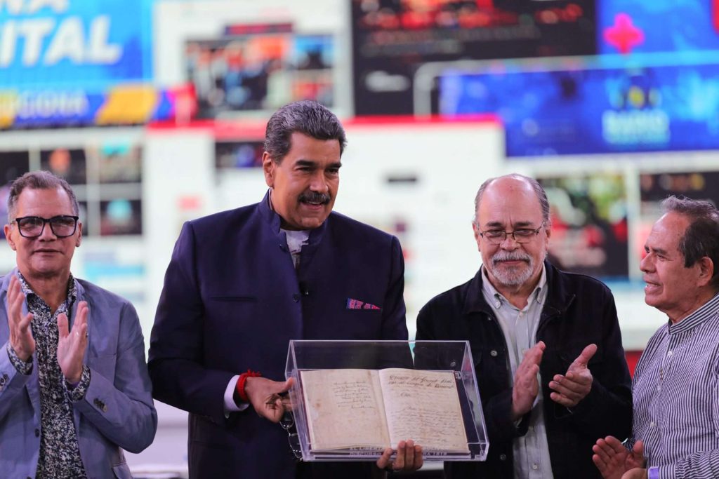Maduro received a facsimile copy of the Angostura speech of 1819