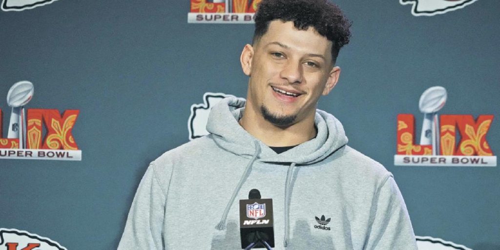 Mahomes formula: improvisation, strength and baseball