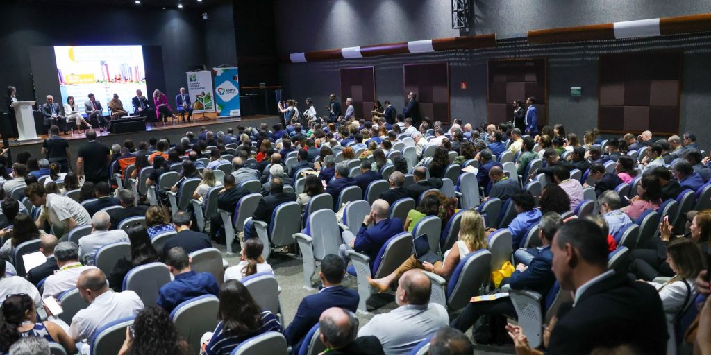 Mayors seek support against climate change