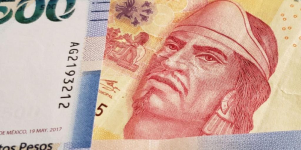 Mexican peso starts the week with stability against the dollar