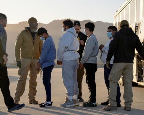 Migrant meetings fall 36% on the border; EU presumes improvement "dramatic"