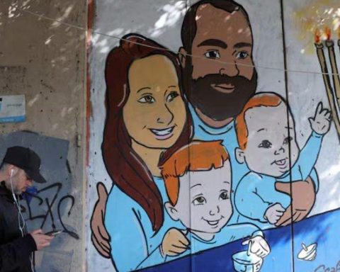 Netanyahu says that Hamas will pay for not delivering the body of Shiri Bibas