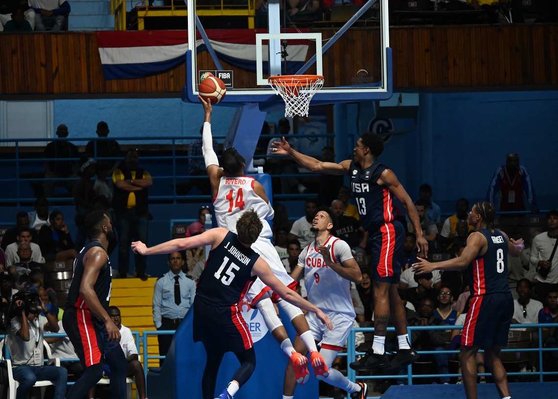 Officer: Cuban basketball without visas to travel to Puerto Rico