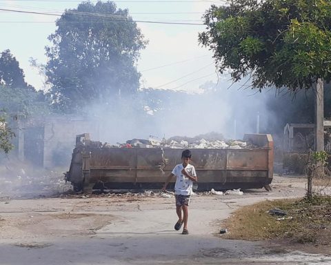 Overwhelmed by garbage, the settlers of Manzanillo fear the arrival of a new epidemic