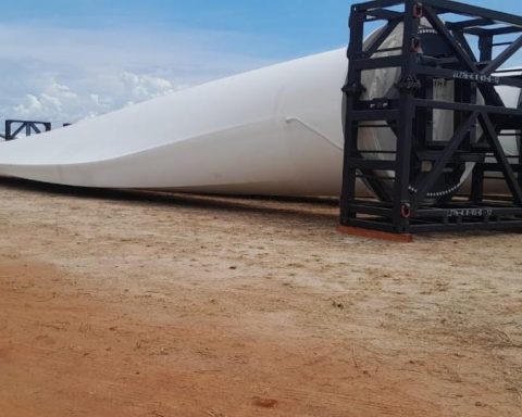 Puerto Jennefer receives historical high tonnage cargo for Warnes wind farm